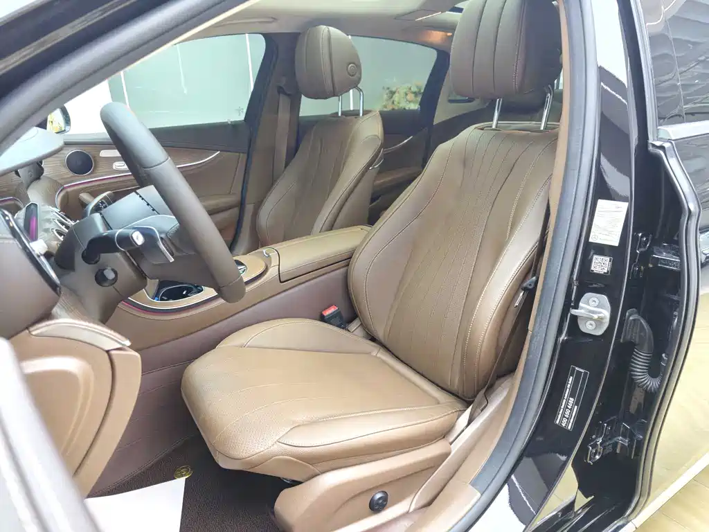 Mercedes-Benz E-Class 2022 — фото 14