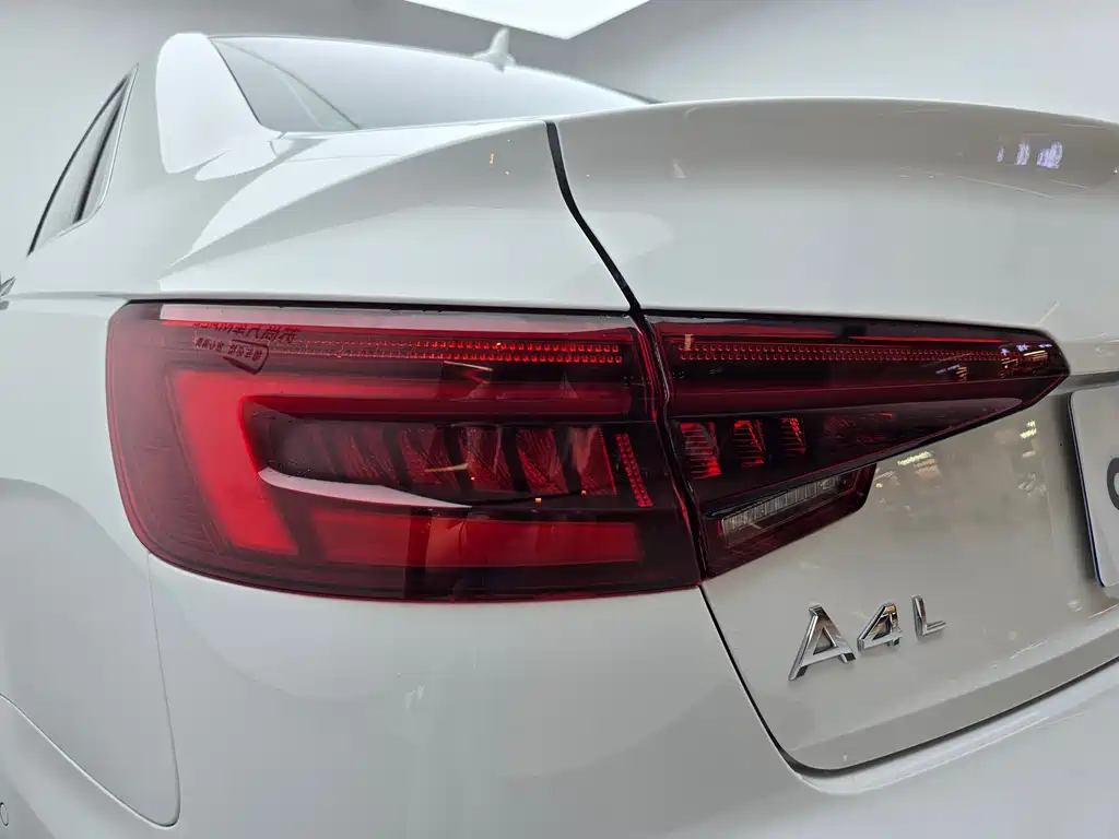Audi A4L 2020 — фото 9