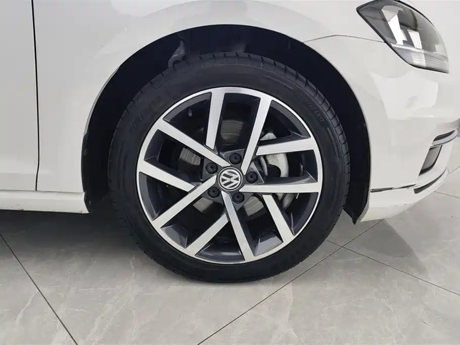 Volkswagen Golf 2020