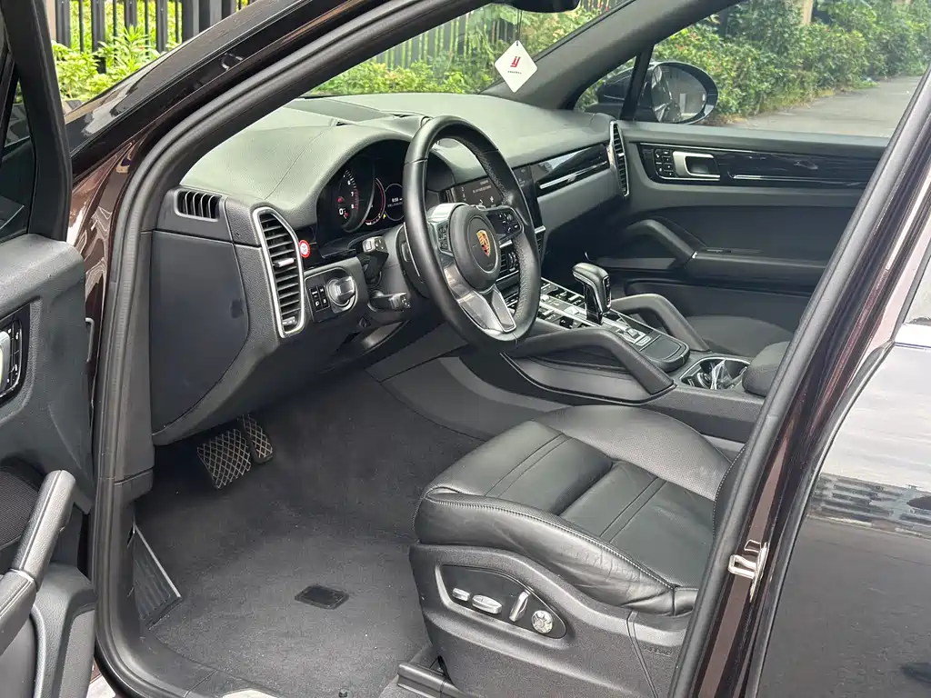 Porsche Cayenne 2019 — фото 10