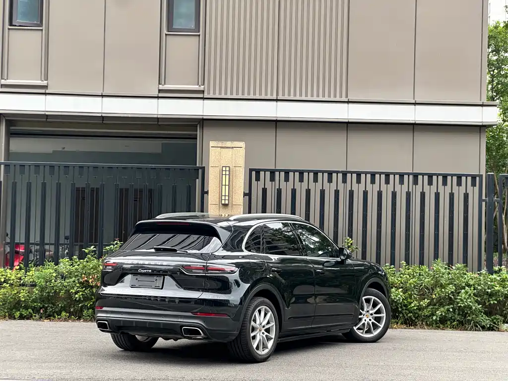Porsche Cayenne 2019 — фото 4