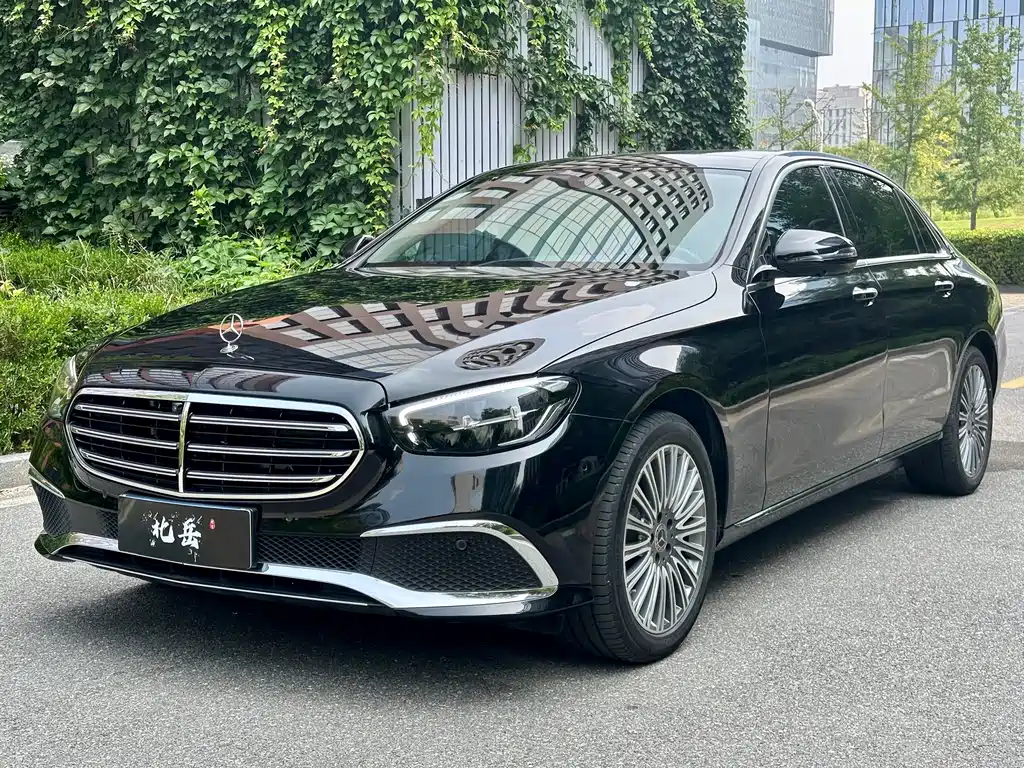 Mercedes-Benz E-Class 2023 — фото 1