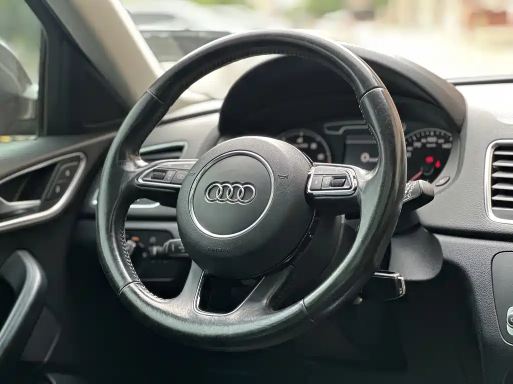 Audi Q3 2014 — фото 17