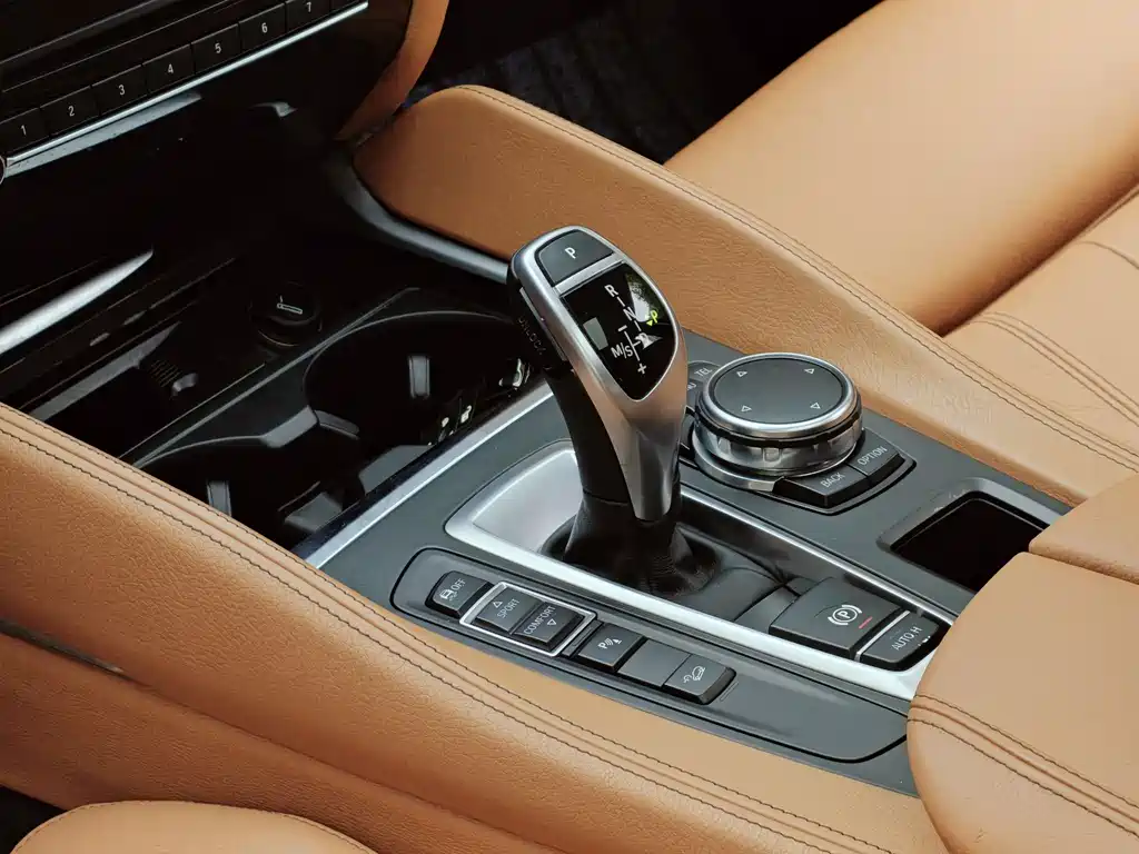 BMW X6 2017 — фото 10