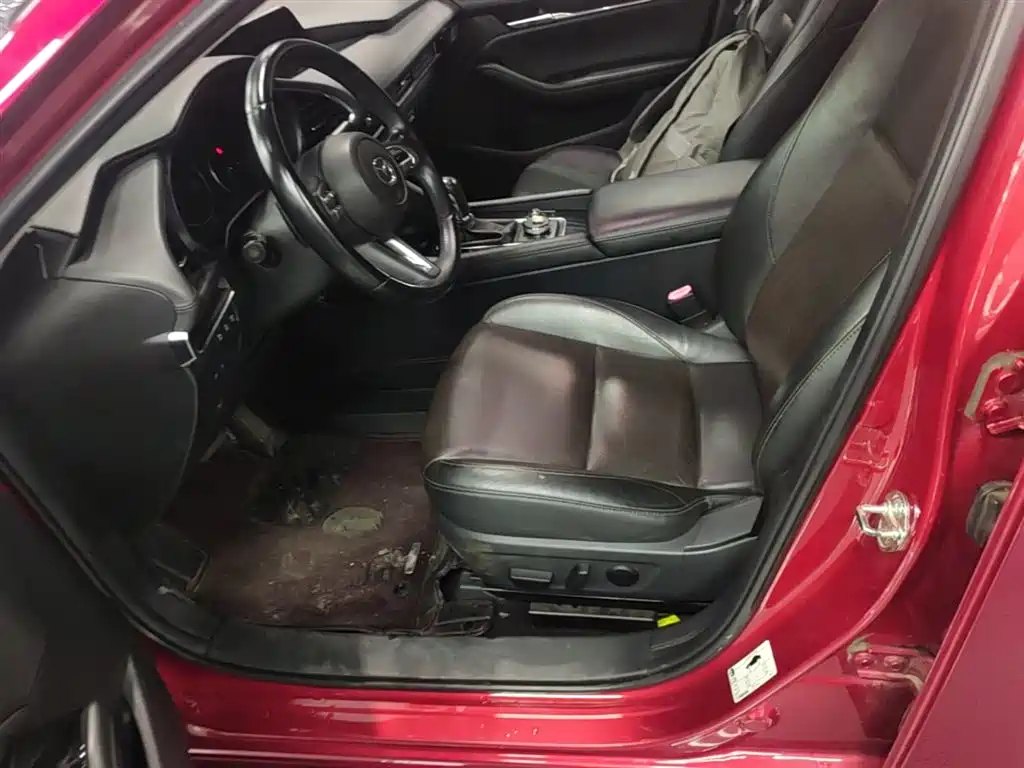 Mazda 3 Axela 2019 — фото 15