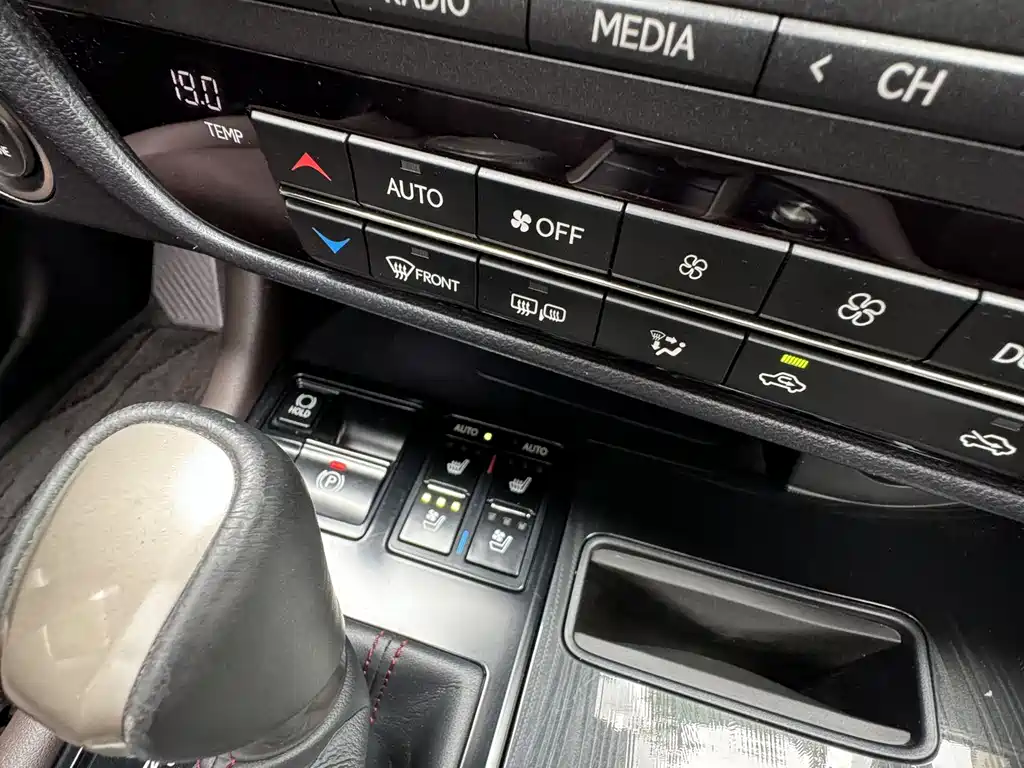 Lexus RX 2022 — фото 13