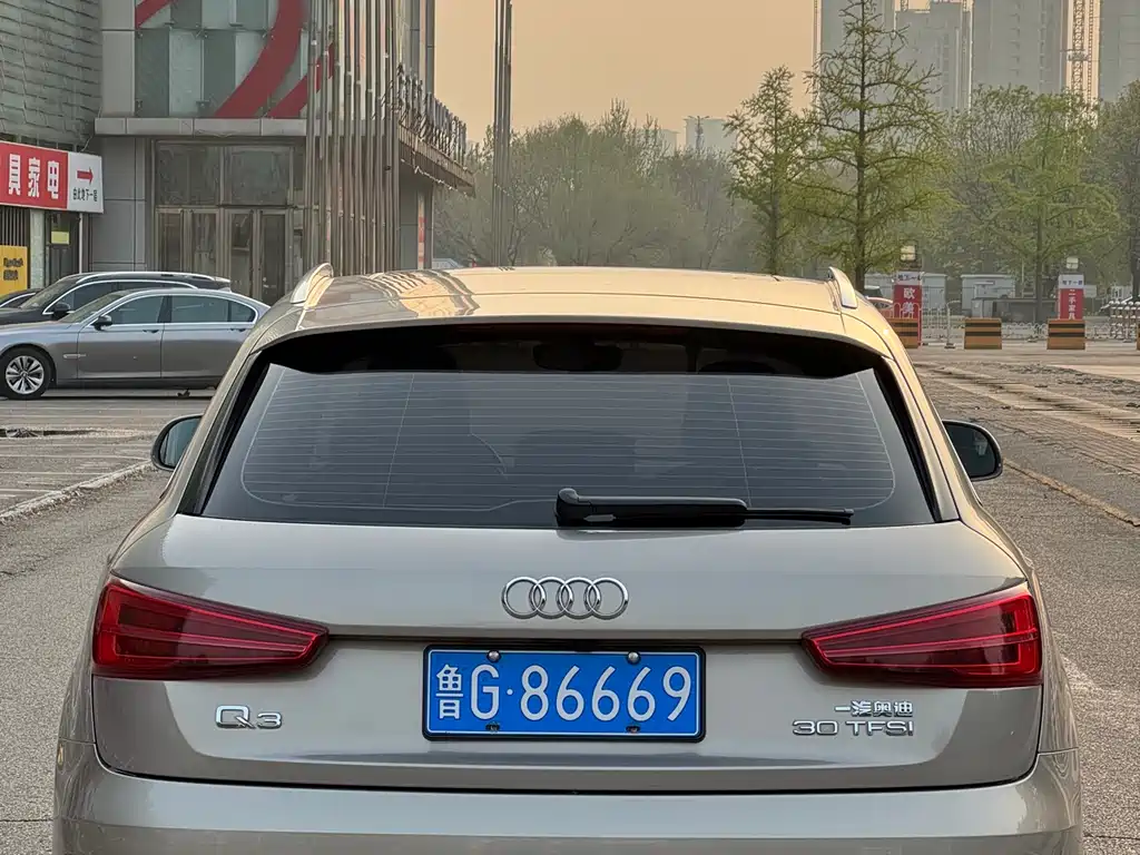 Audi Q3 2018 — фото 15