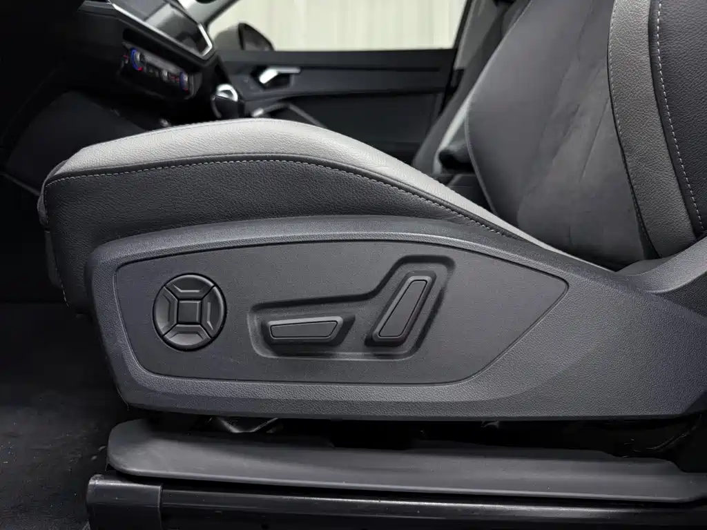 Audi Q3 2022 — фото 14