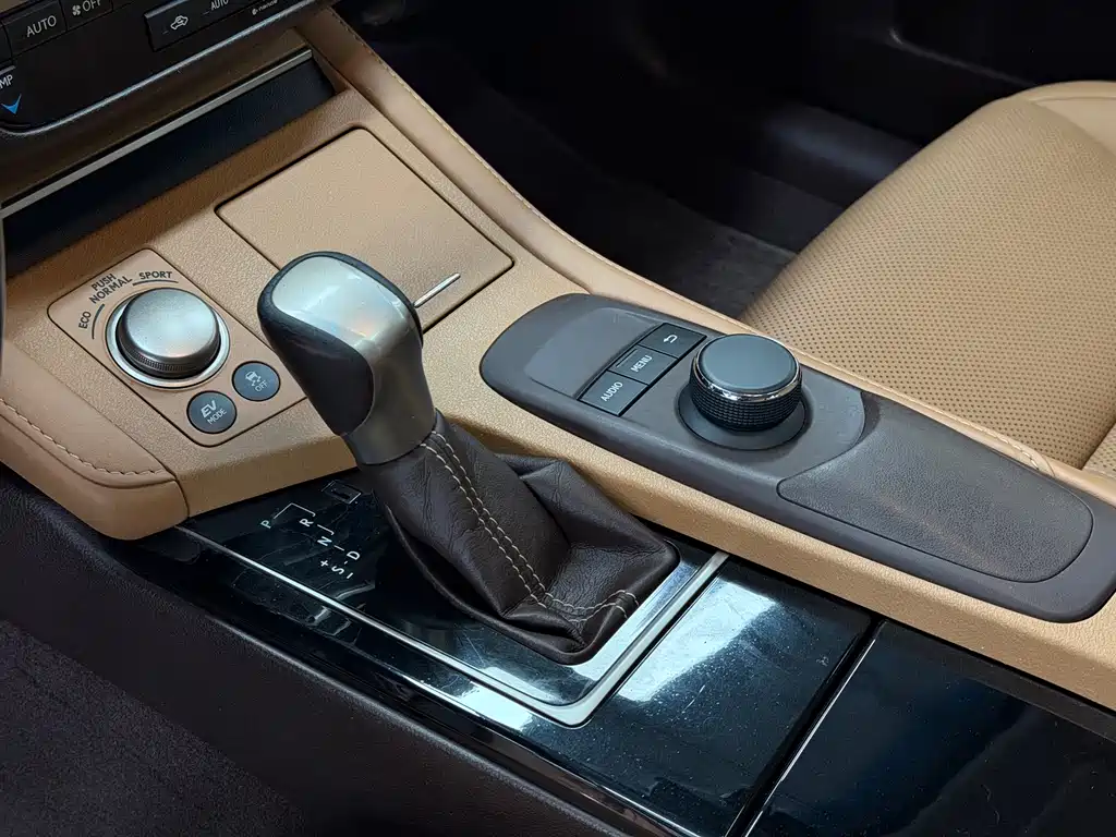 Lexus ES 2016
