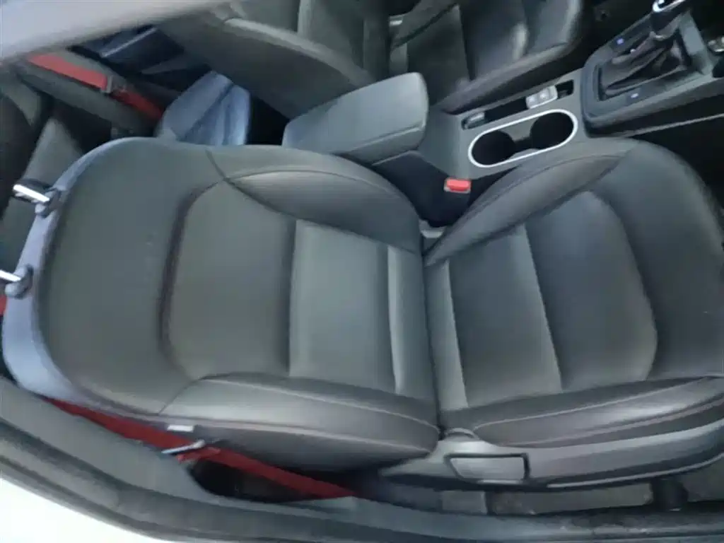 Hyundai Elantra 2019 — фото 25