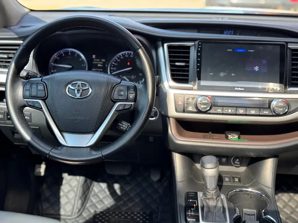 Toyota Highlander 2020 — фото 14