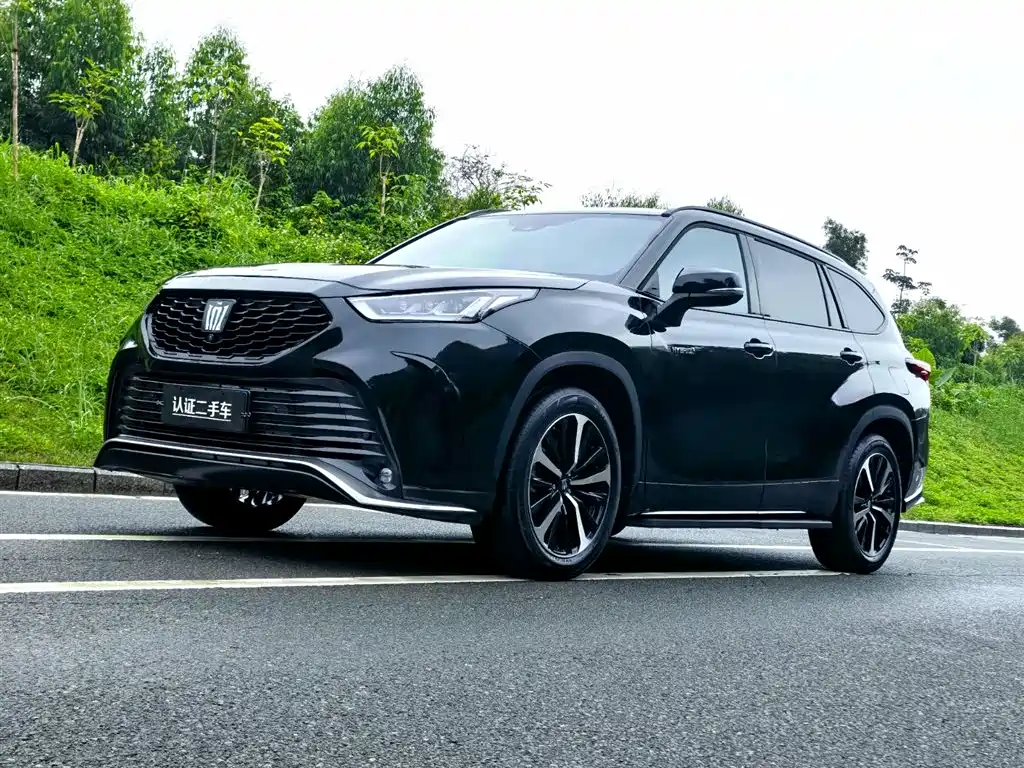 Toyota Crown Kluger 2024