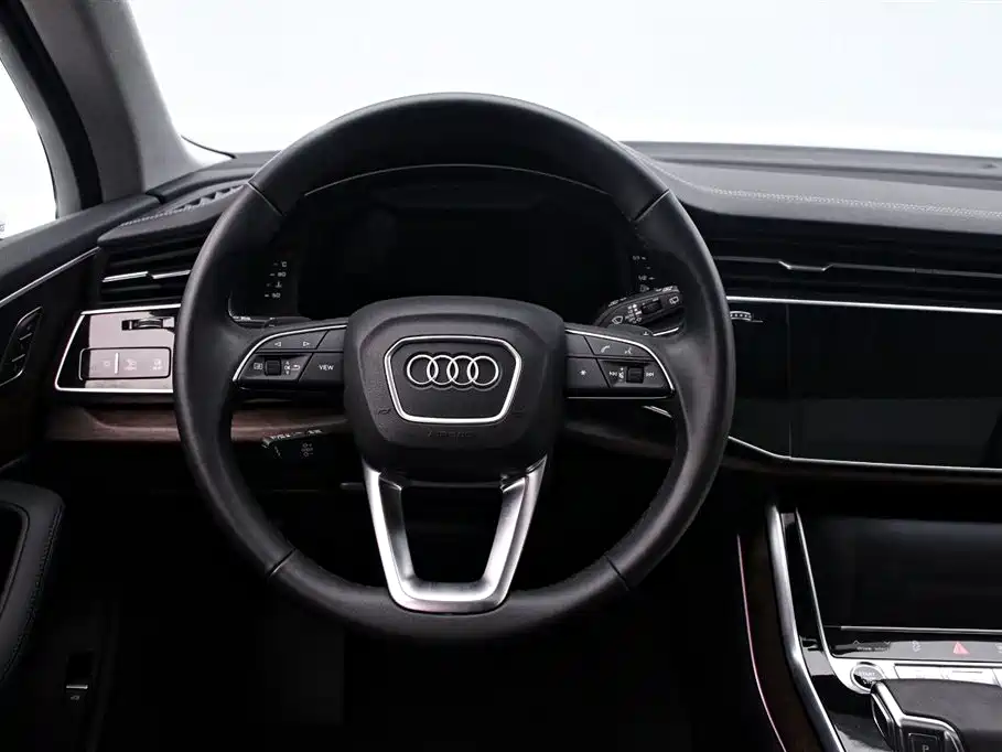 Audi Q7 2024 — фото 7