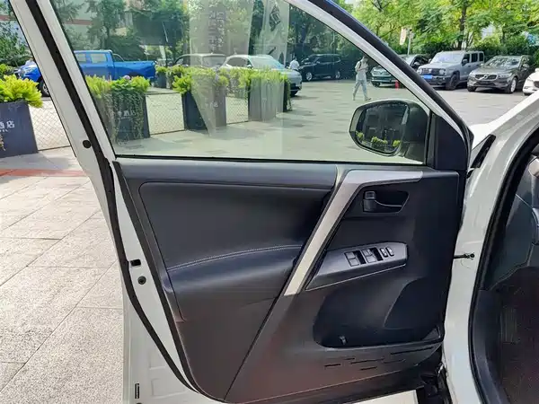 Toyota RAV4 2016