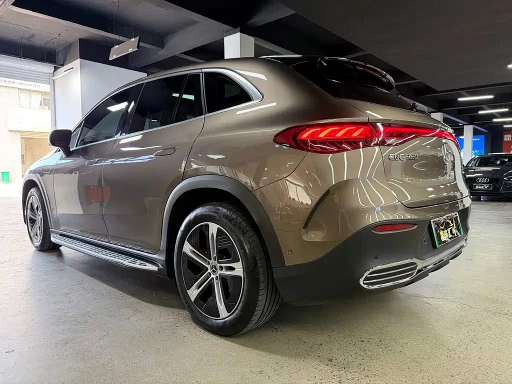Mercedes-Benz EQE SUV 2023 — фото 12