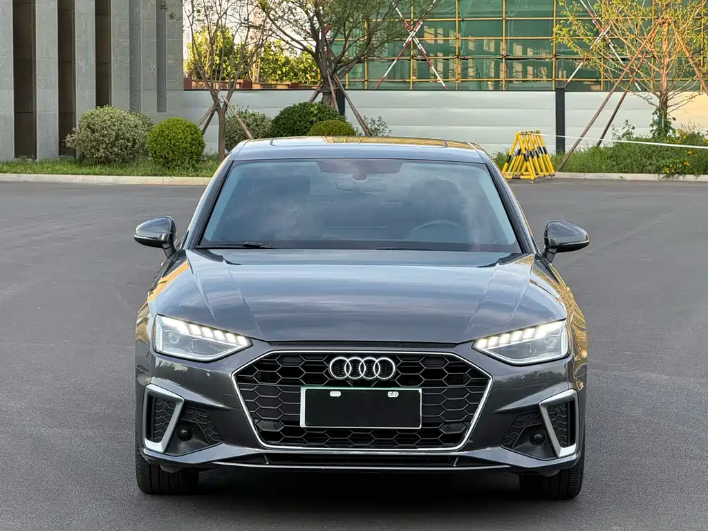Audi A4L 2022 — фото 5