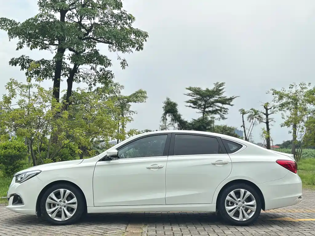 GAC Motor Trumpchi GA6 2019 — фото 10