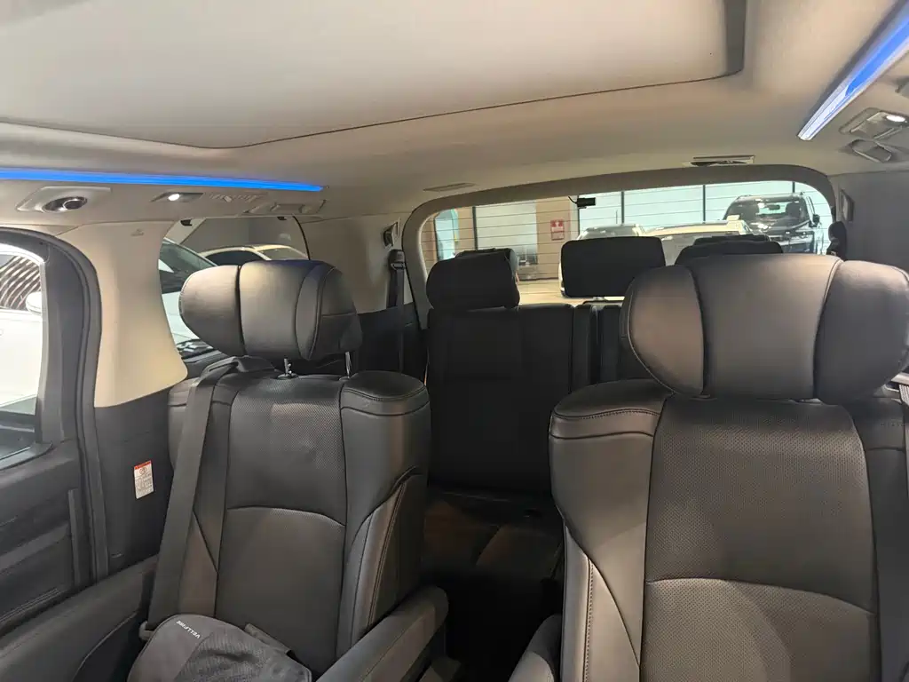 Toyota Vellfire 2021 — фото 14