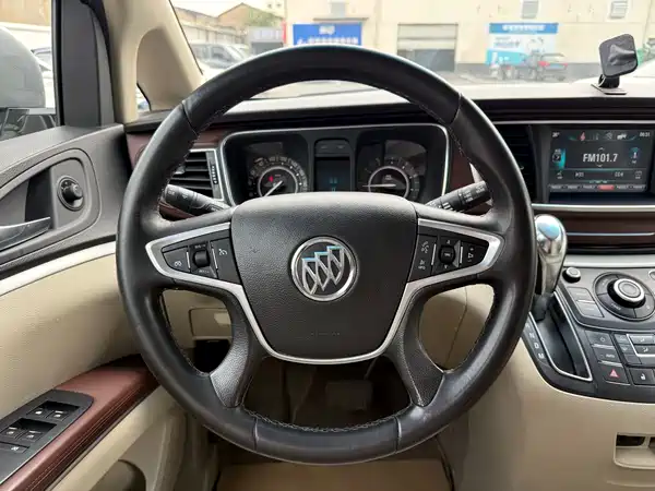 Buick GL8 2017