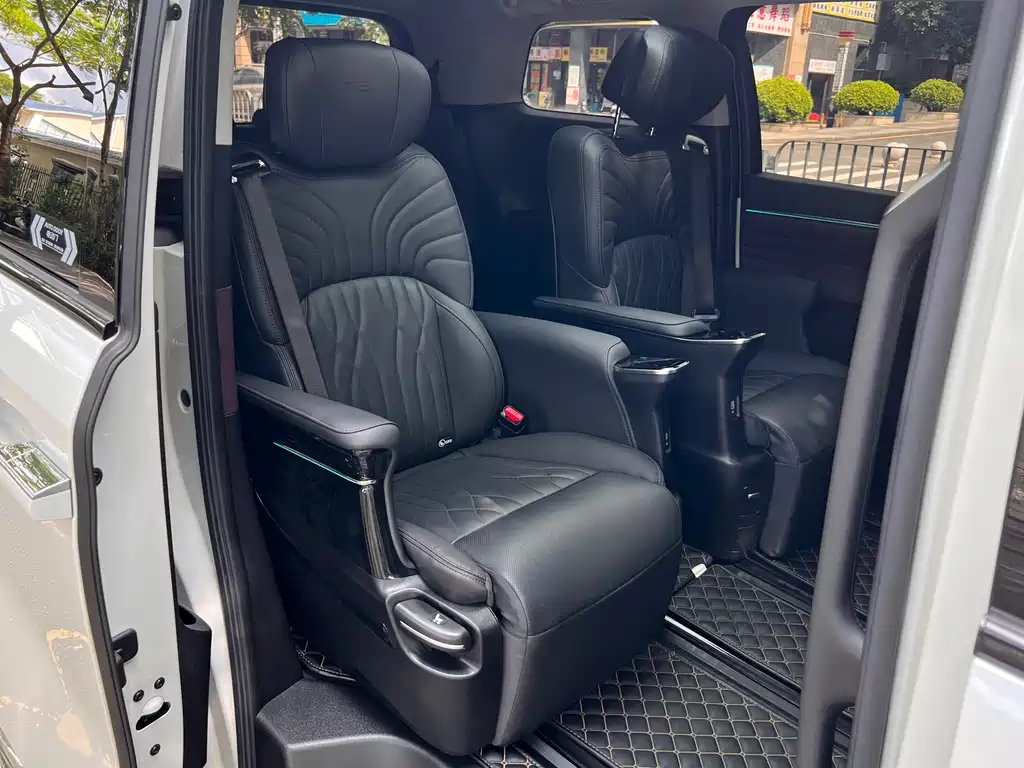 GAC Motor Trumpchi M8 2023 — фото 22