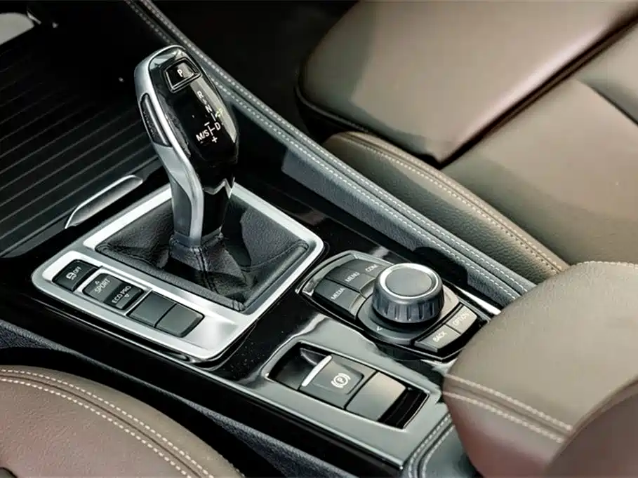 BMW 1 Series 2020 — фото 11