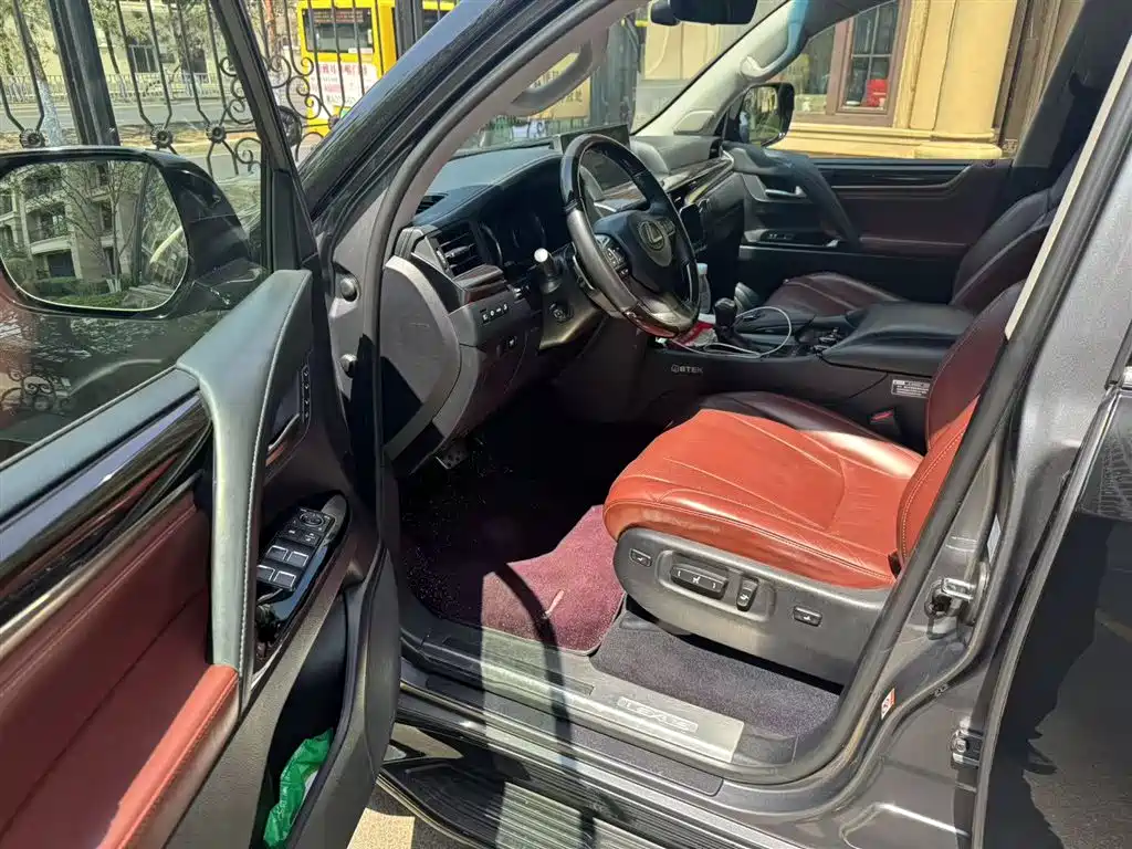 Lexus LX 2016