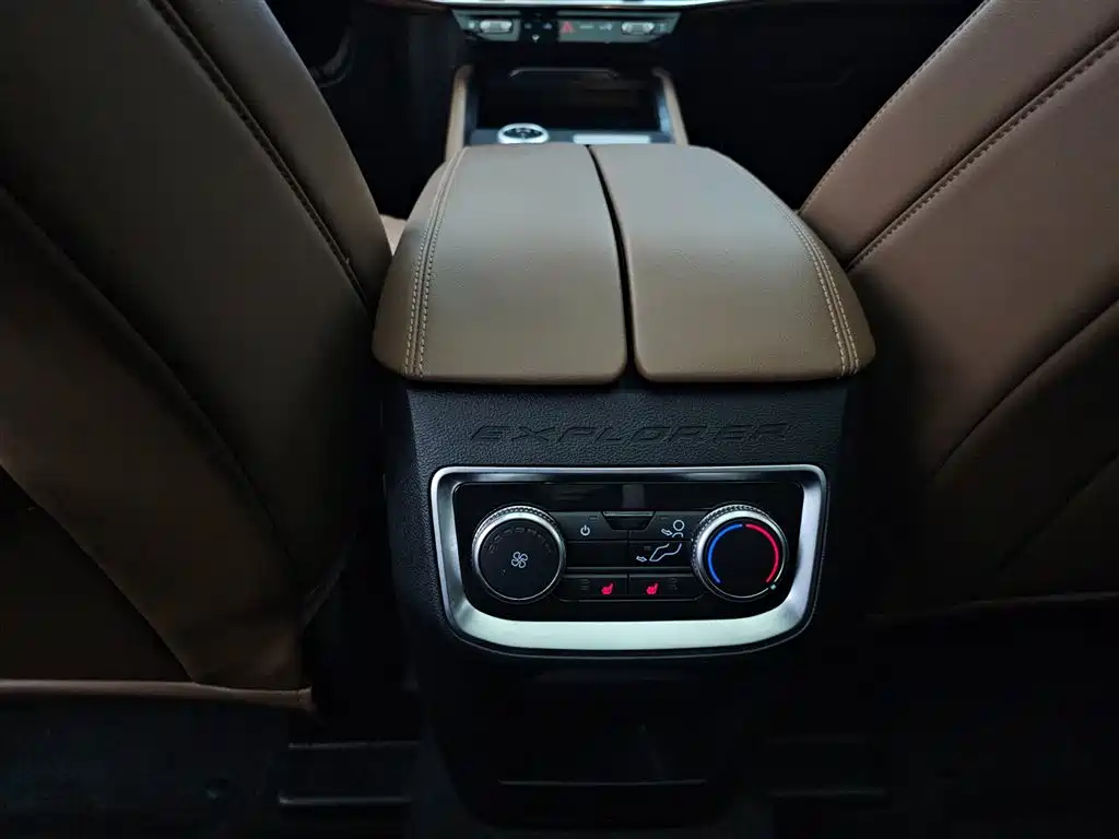 Ford Explorer 2023 — фото 13
