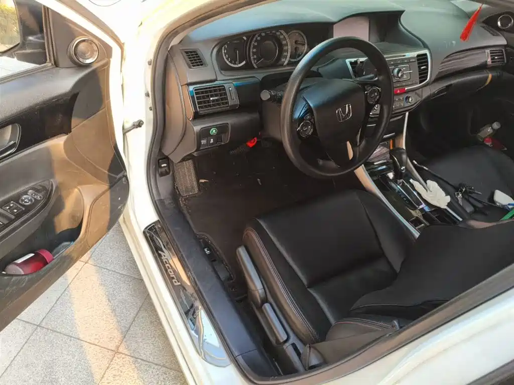 Honda Accord 2017 — фото 14