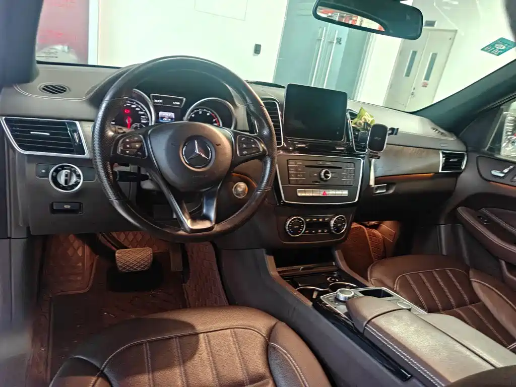 Mercedes-Benz GLE 2017 — фото 9