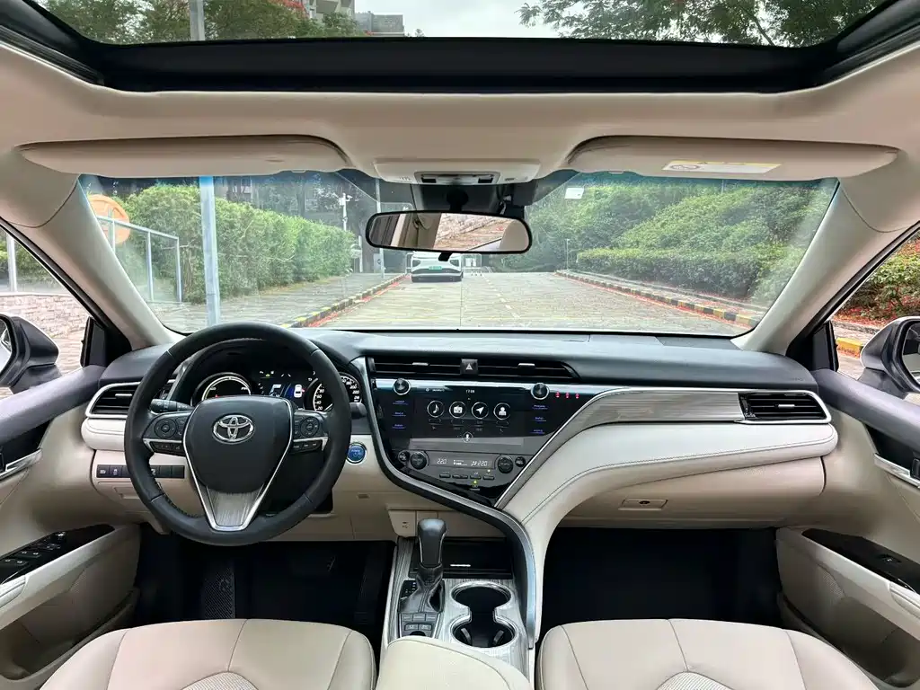 Toyota Camry 2019