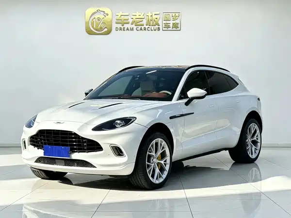 Aston Martin DBX 2021