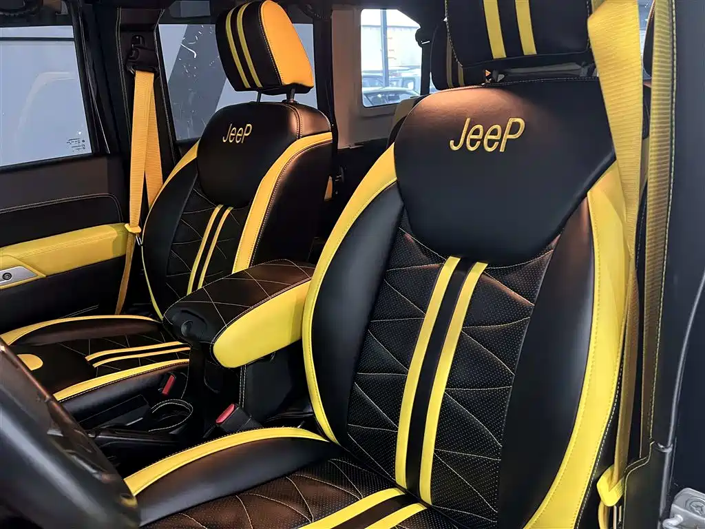 Jeep Wrangler 2014 — фото 11