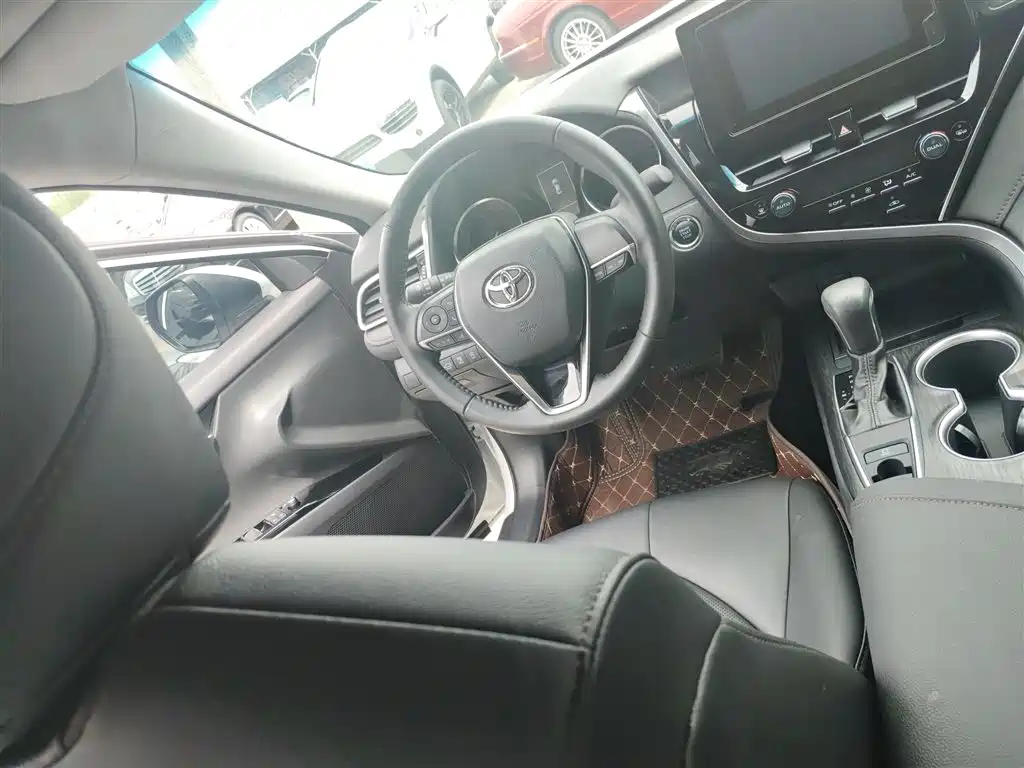 Toyota Camry 2023 — фото 16
