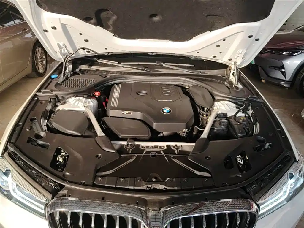 BMW 5 Series 2022 — фото 16