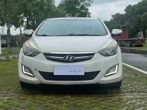 Hyundai Elantra Langdong 2015