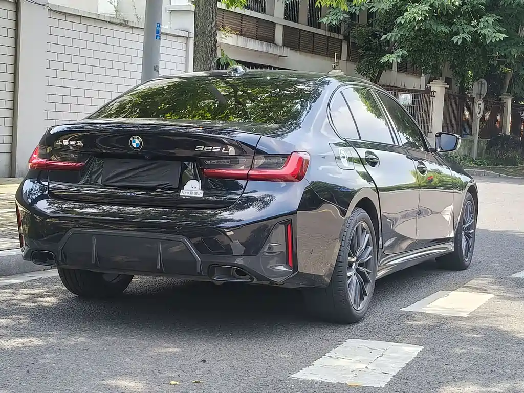 BMW 3 Series 2023 — фото 17