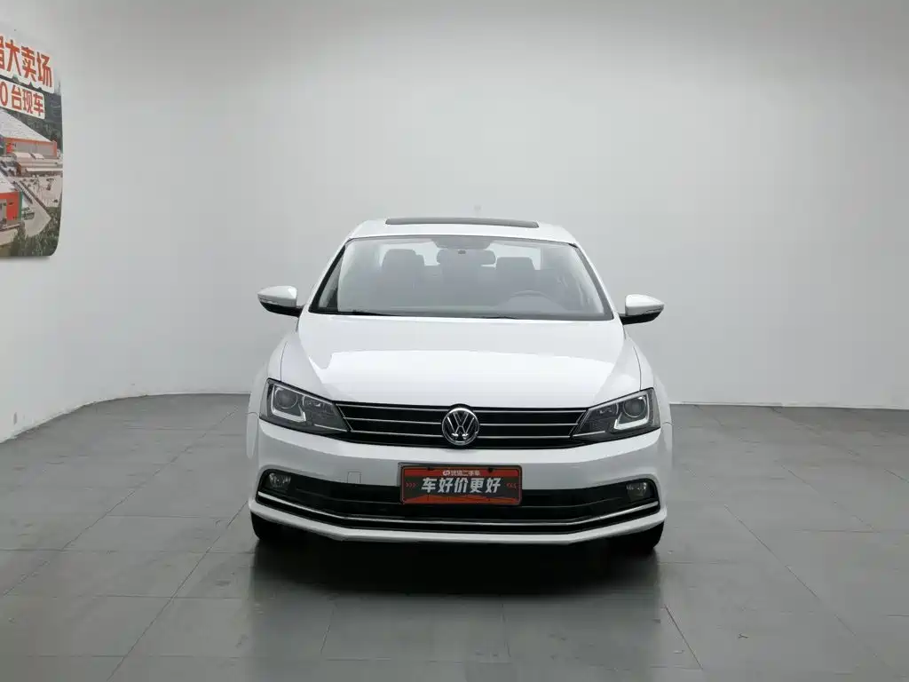 Volkswagen Sagitar 2016