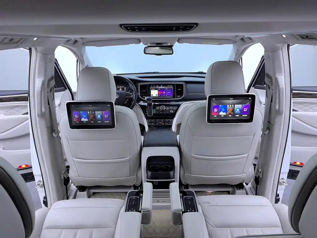 GAC Trumpchi M8 2018 — фото 23