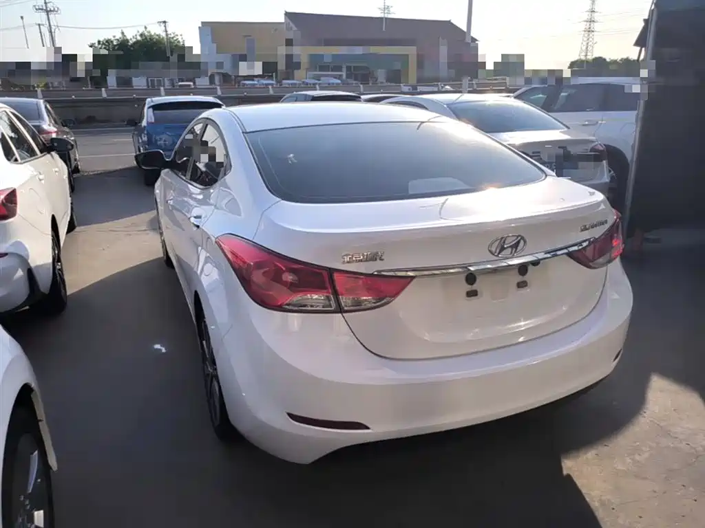 Hyundai Elantra Langdong 2015 — фото 23