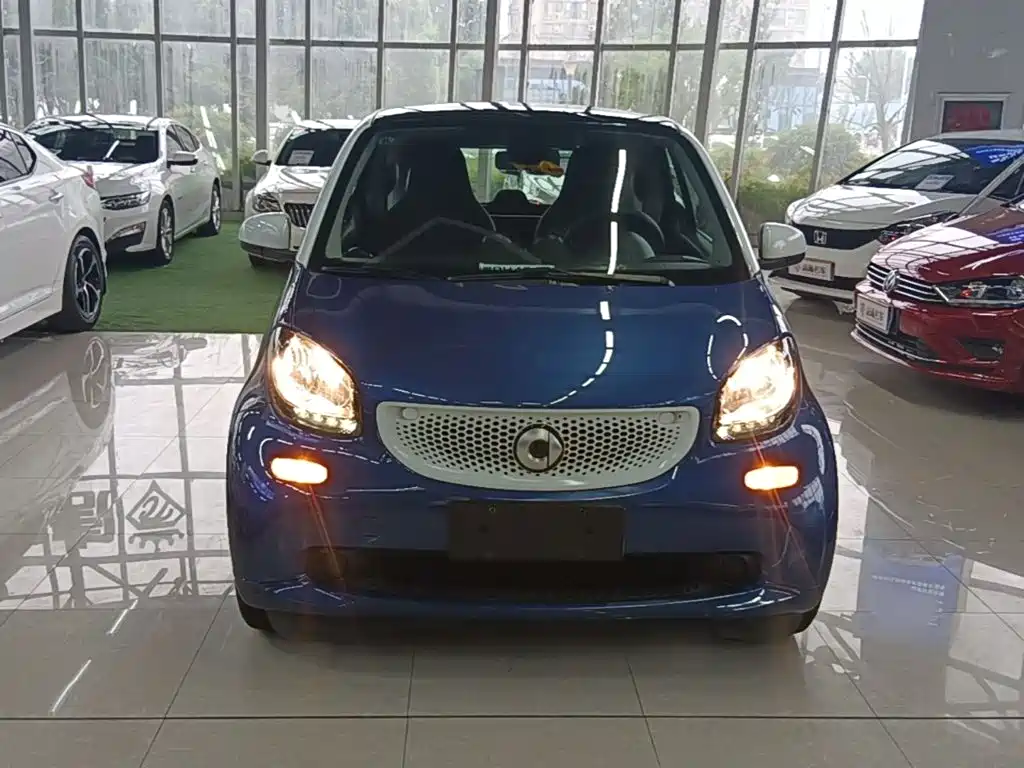 smart fortwo 2019 — фото 3