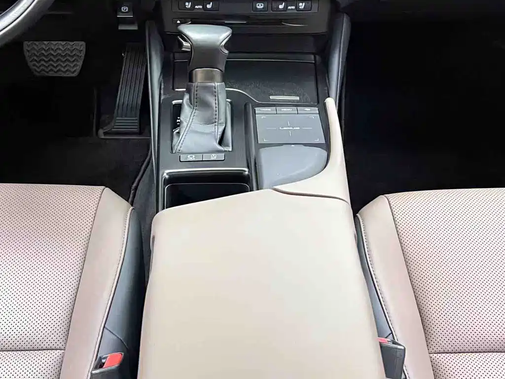 Lexus ES 2022 — фото 15