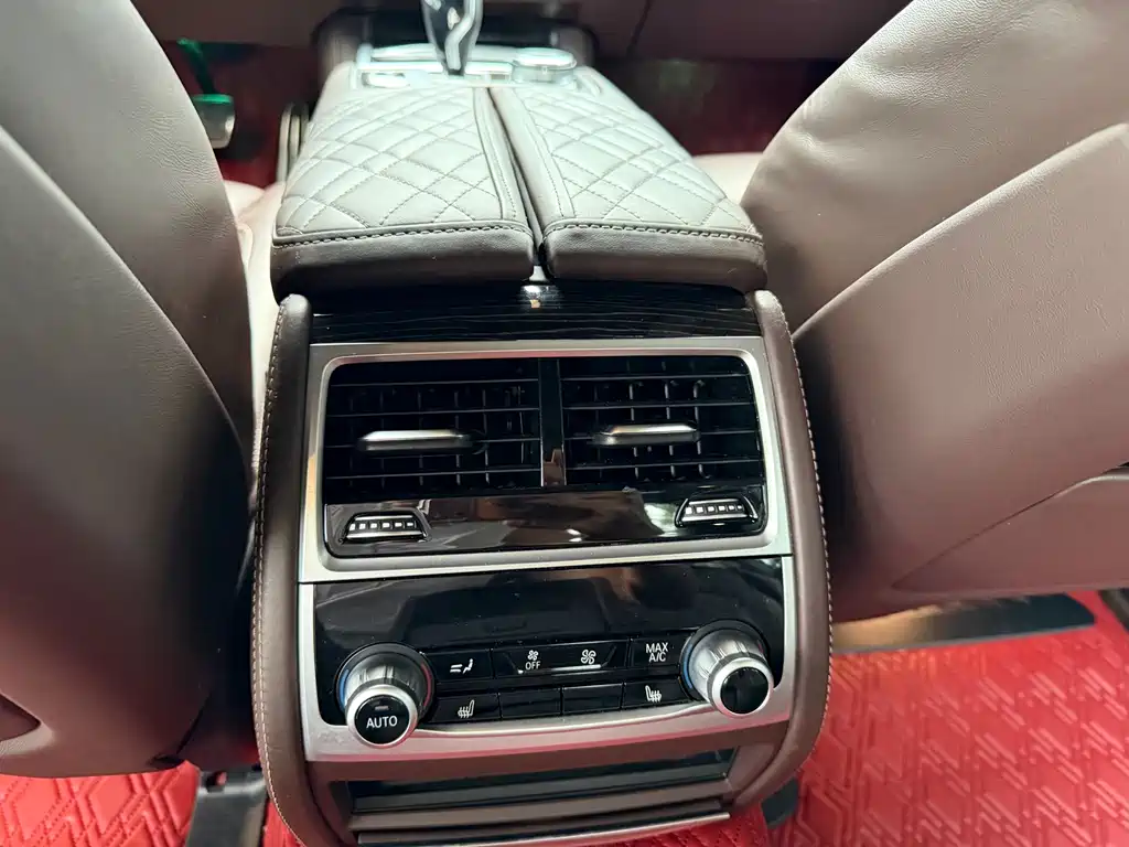 BMW 7 Series 2020 — фото 9