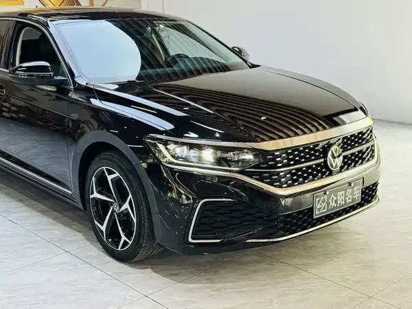 Volkswagen Passat 2024