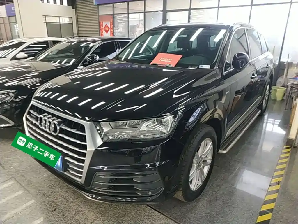 Audi Q7 2019 — фото 1