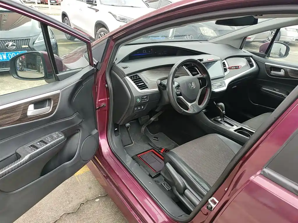 Honda Jade 2018 — фото 16