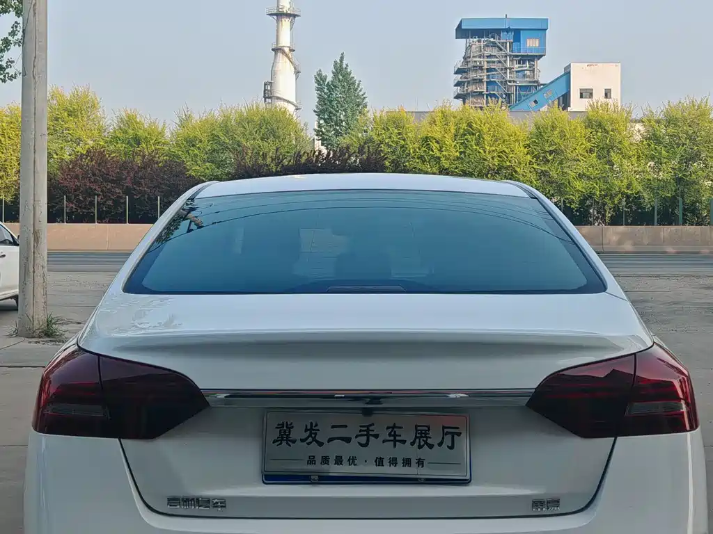Geely Emgrand 2022 — фото 4