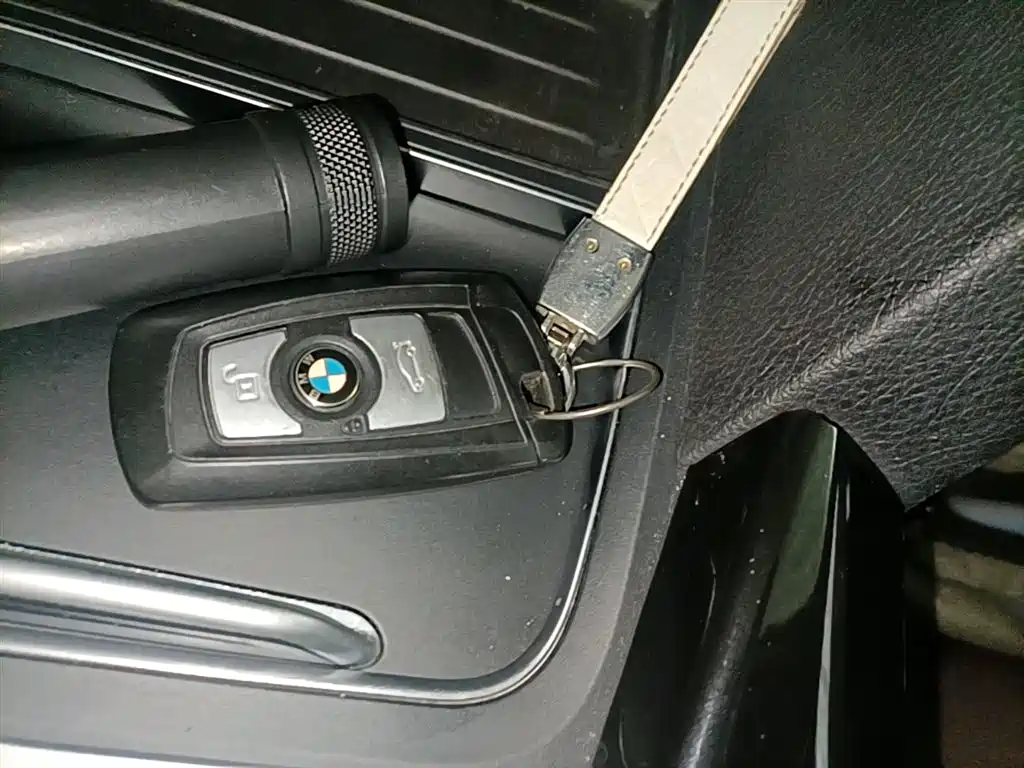 BMW 3 Series 2018 — фото 9