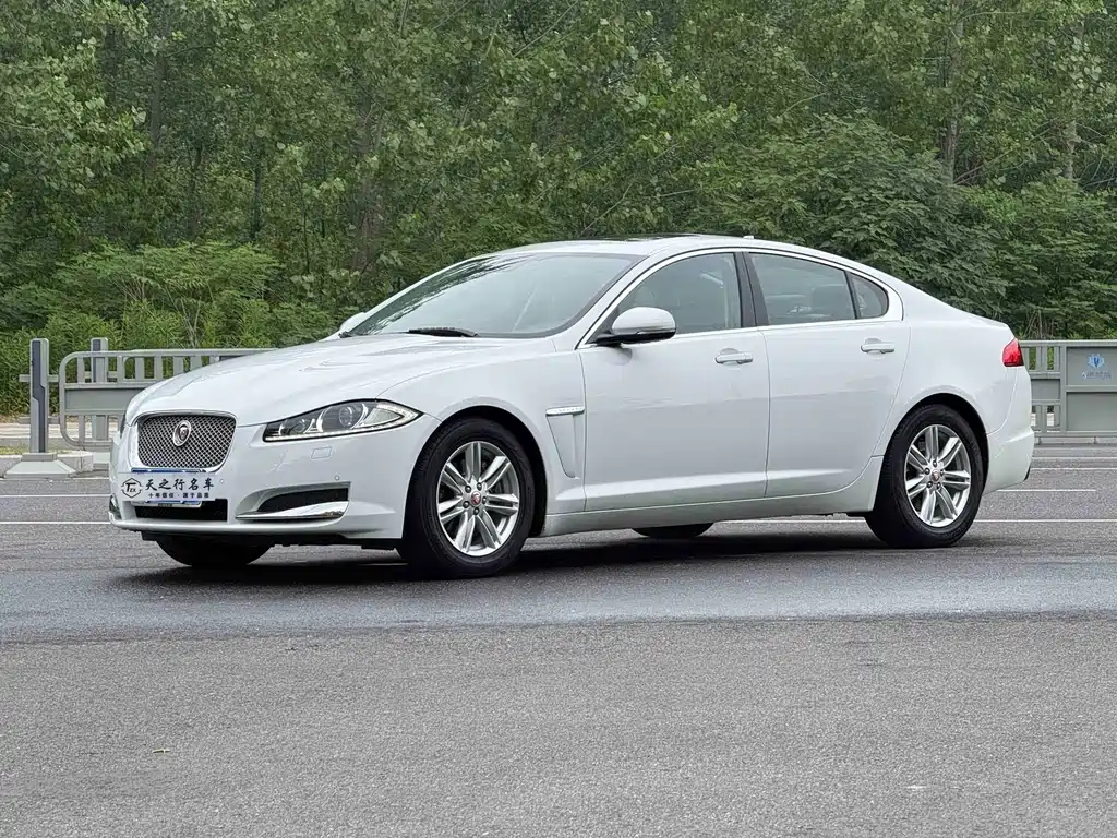 Jaguar XF 2014