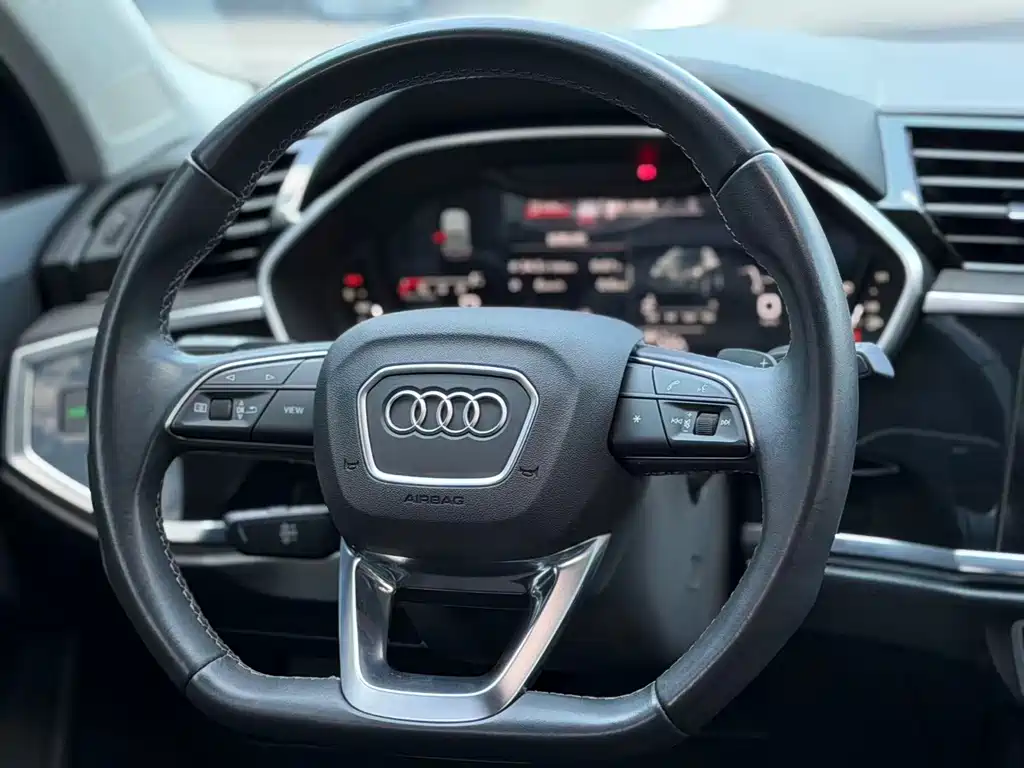 Audi Q3 2022 — фото 8