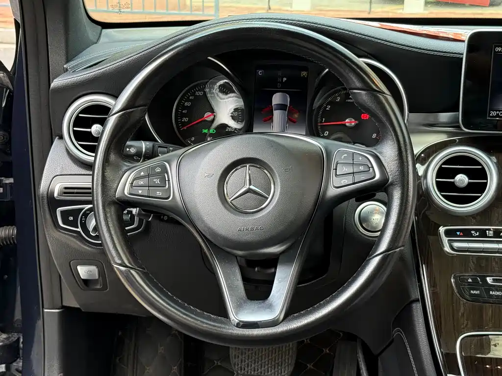 Mercedes-Benz GLC 2019 — фото 26
